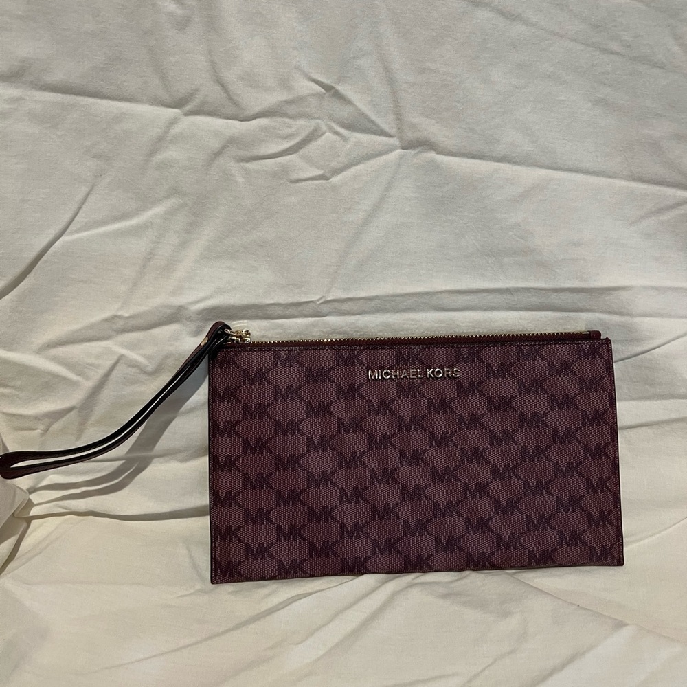 Michael Kors wristlet